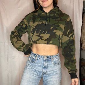 Cropped Nike hoodie